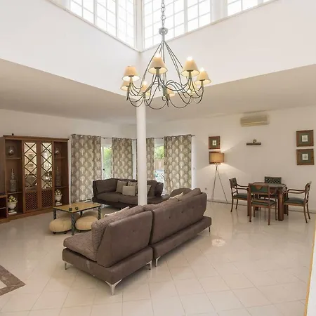 Popa Villa Quarteira