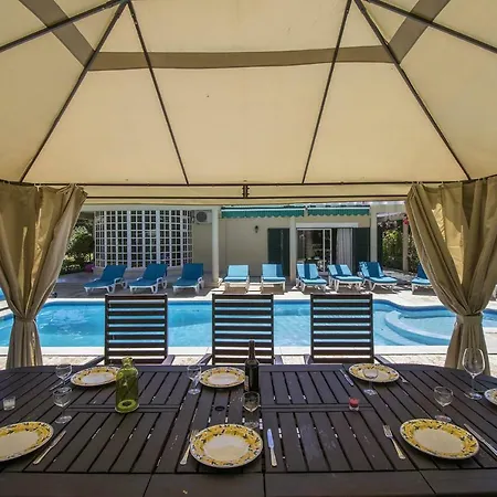 Popa Villa Quarteira